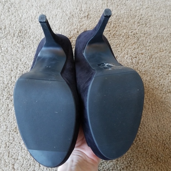 Heels - Picture 4 of 4